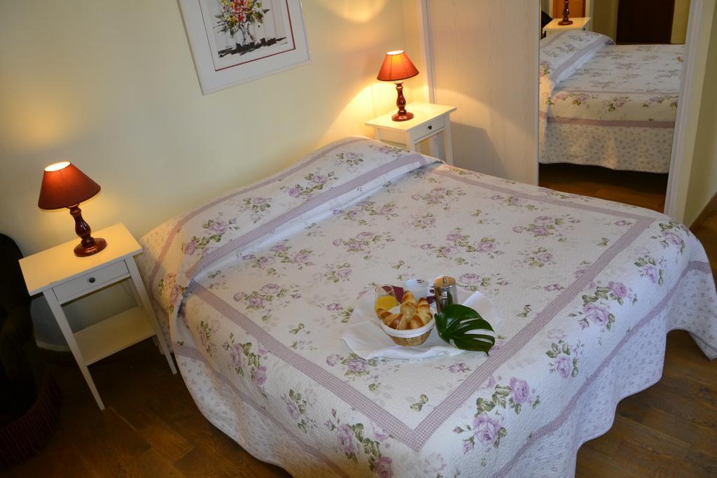 Hotellerie De L'Esplanade Rians  Oda fotoğraf