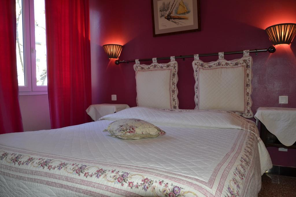 Hotellerie De L'Esplanade Rians  Dış mekan fotoğraf