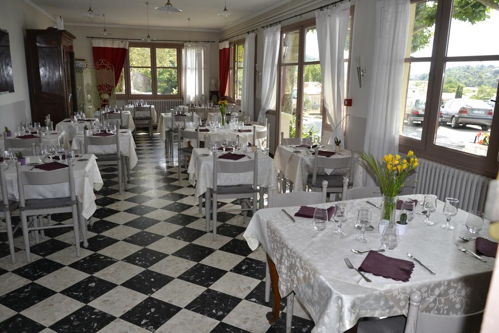 Hotellerie De L'Esplanade Rians  Dış mekan fotoğraf